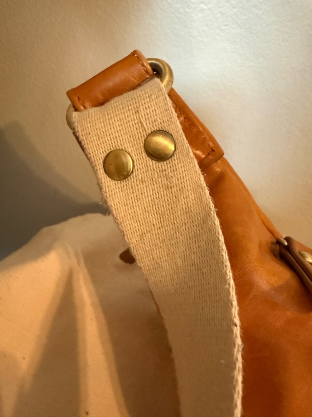 Andar Tatum Sling Bum bag - Picture 7 of 10